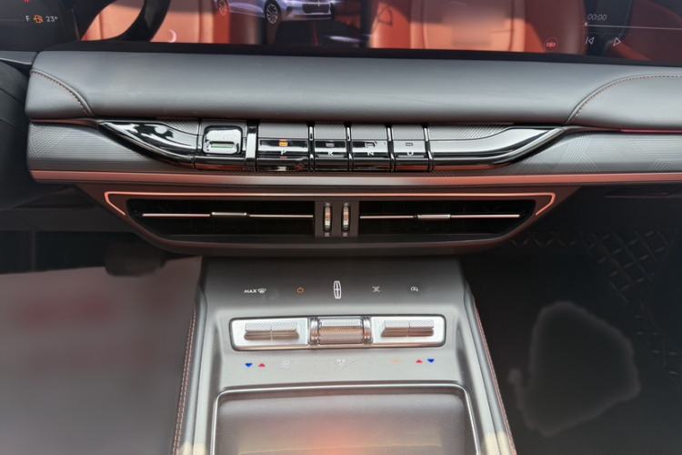 Used Lincoln Z 2022 iXiang Luxury Edition Interior 7