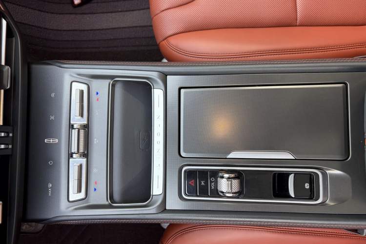 Used Lincoln Z 2022 iXiang Deluxe Edition Interior 8