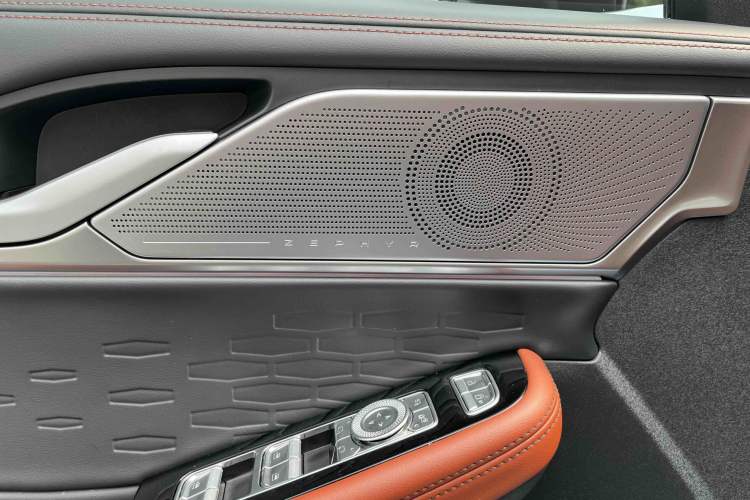 Used Lincoln Z 2022 iXiang Luxury Edition Interior 9