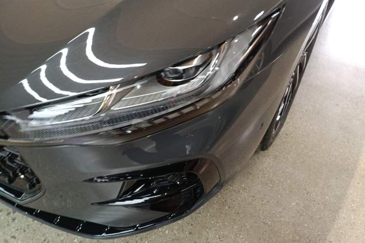 Used Lincoln Z 2022 iCool Prestige Edition Left Front Headlight