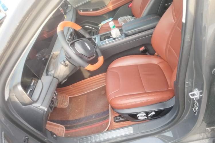 Used Lincoln Z 2022 iXiang Deluxe Edition Left Front Seat