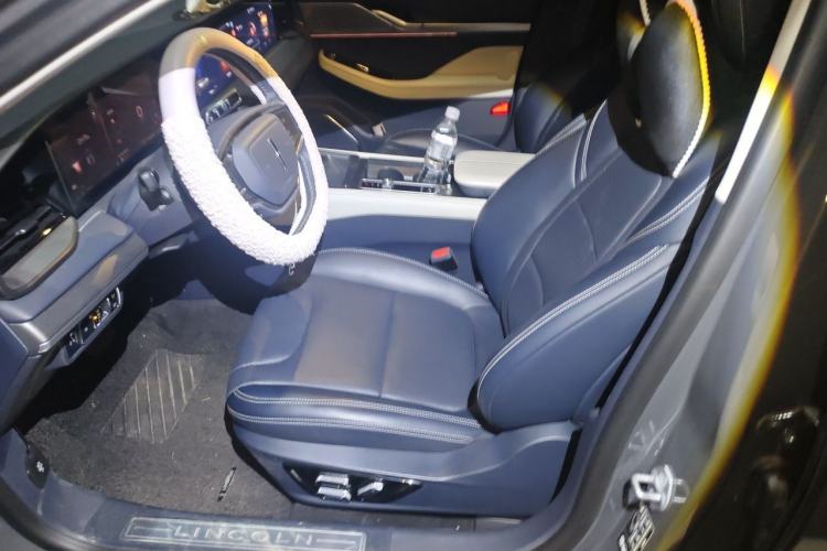 Used Lincoln Z 2022 iKoo Deluxe Edition Left Front Seat