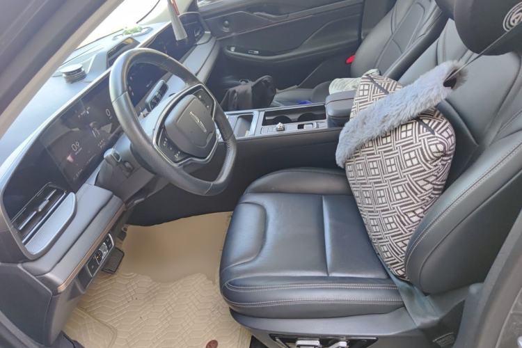 Used Lincoln Z 2022 iEnjoy Luxury Edition Left Front Seat