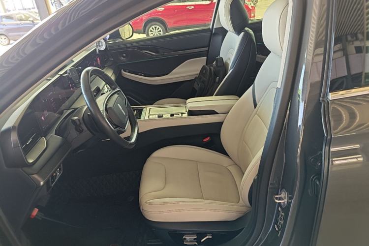Used Lincoln Z 2022 iEnjoy Luxury Edition Left Front Seat