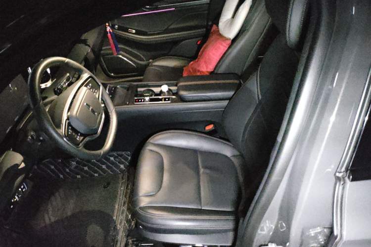 Used Lincoln Z 2022 iCool Luxury Edition Left Front Seat