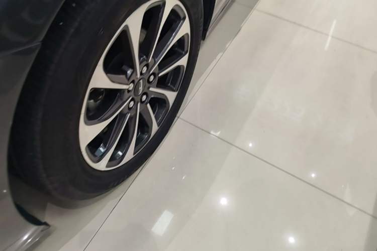 Used Lincoln Z 2022 iXiang Luxury Edition Left Front Wheel Hub