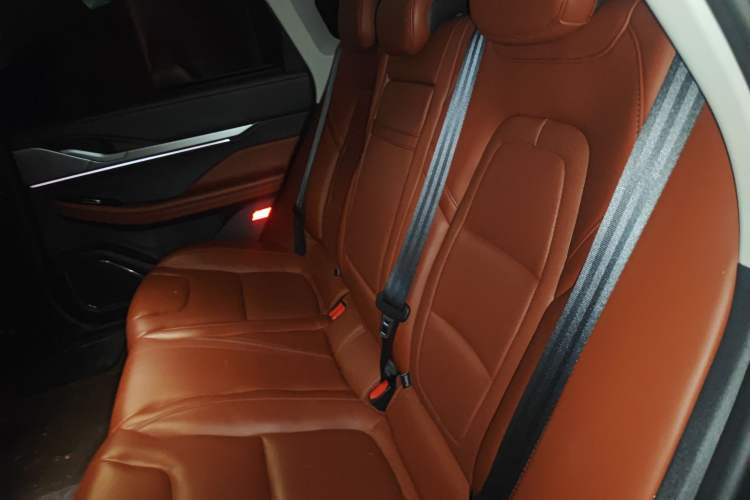 Used Lincoln Z 2022 iXiang Luxury Edition Left Rear Seat