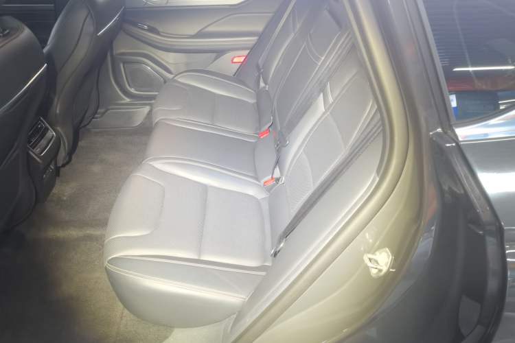 Used Lincoln Z 2022 iKoo Deluxe Edition Left Rear Seat