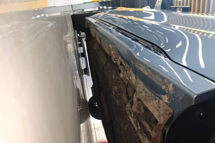 Used Lincoln Z 2022 iXiang Luxury Edition Left Side Sill