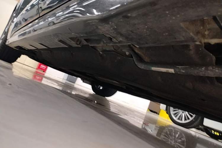 Used Lincoln Z 2022 iXiang Luxury Edition Left Side Sill