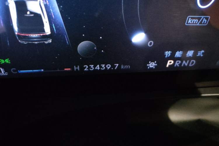 Used Lincoln Z 2022 iXiang Deluxe Edition Odometer Close Up