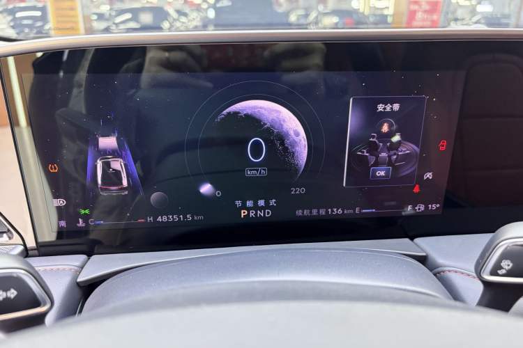 Used Lincoln Z 2022 iXiang Deluxe Edition Odometer Close Up