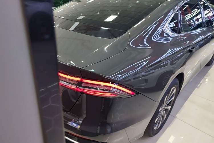 Used Lincoln Z 2022 iXiang Luxury Edition Rear Right 45 Deg