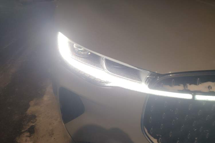 Used Lincoln Z 2022 iXiang Deluxe Edition Right Front Headlight