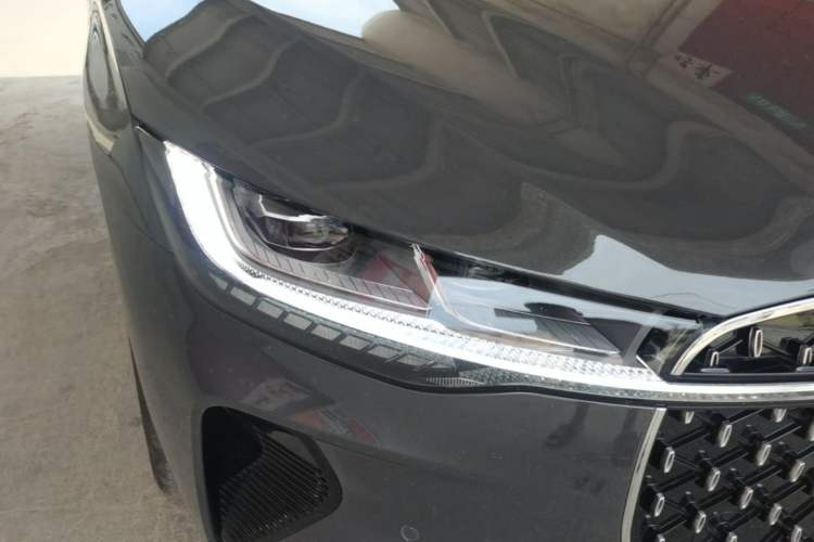 Used Lincoln Z 2022 iXiang Luxury Edition Right Front Headlight