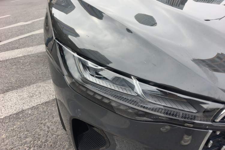 Used Lincoln Z 2022 iXiang Luxury Edition Right Front Headlight