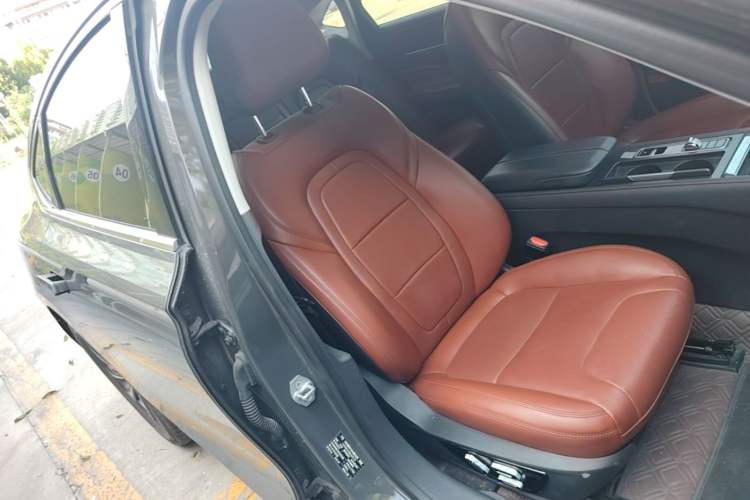Used Lincoln Z 2022 Facelift iEnjoy Deluxe Edition Right Front Seat