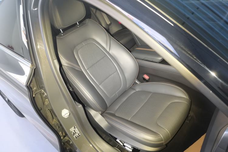 Used Lincoln Z 2022 iKoo Deluxe Edition Right Front Seat
