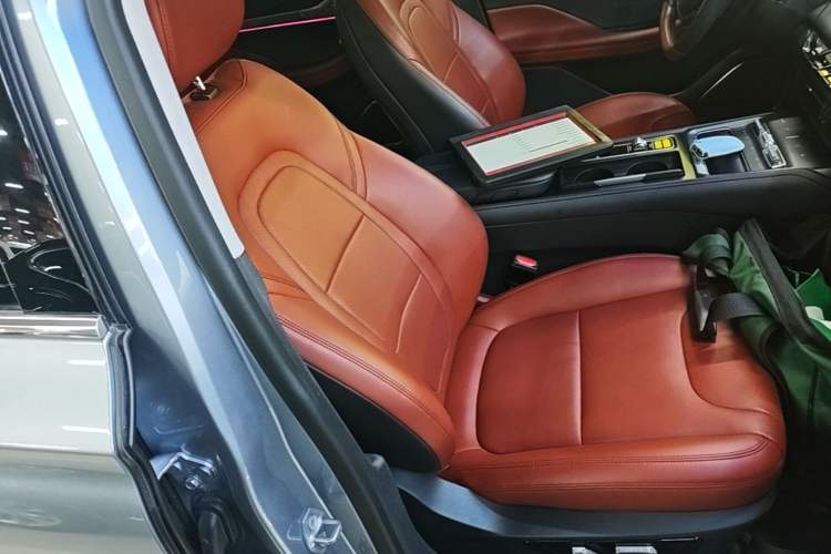 Used Lincoln Z 2022 iXiang Luxury Edition Right Front Seat
