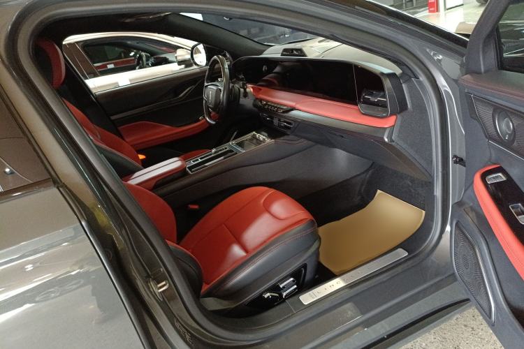 Used Lincoln Z 2022 iCool Prestige Edition Right Front Seat