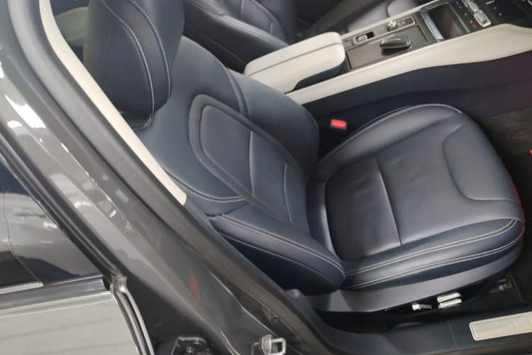 Used Lincoln Z 2022 Facelift iCool Luxury Edition Right Front Seat