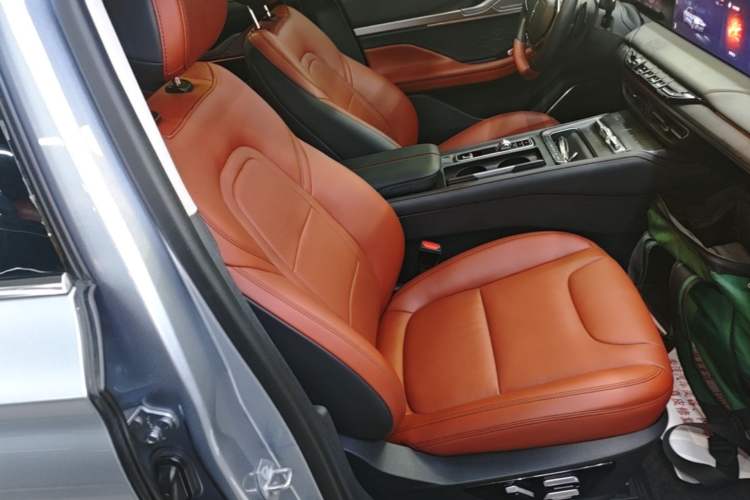 Used Lincoln Z 2022 iXiang Luxury Edition Right Front Seat