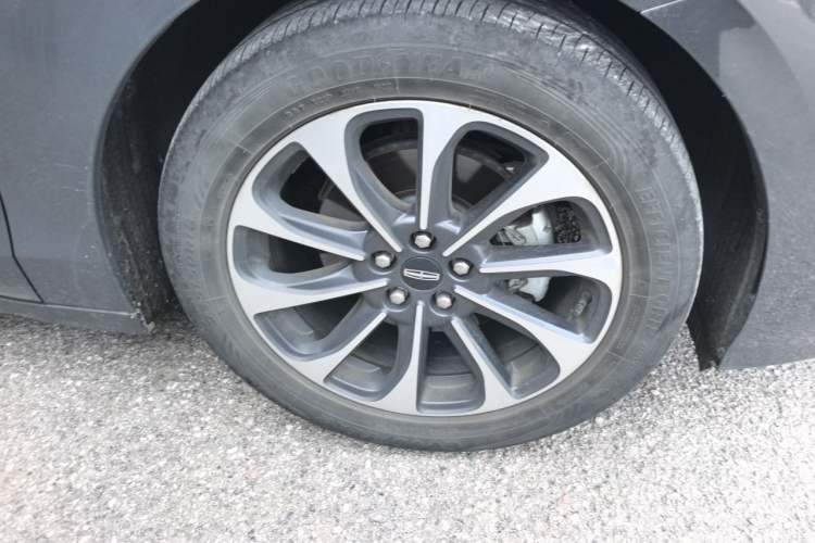 Used Lincoln Z 2022 iXiang Luxury Edition Right Front Wheel Hub
