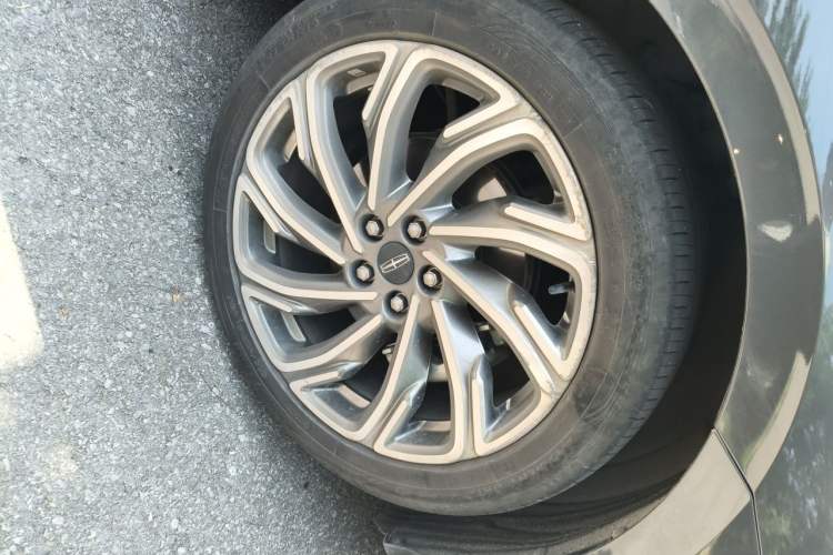 Used Lincoln Z 2022 Facelift iEnjoy Luxury Edition Right Front Wheel Hub