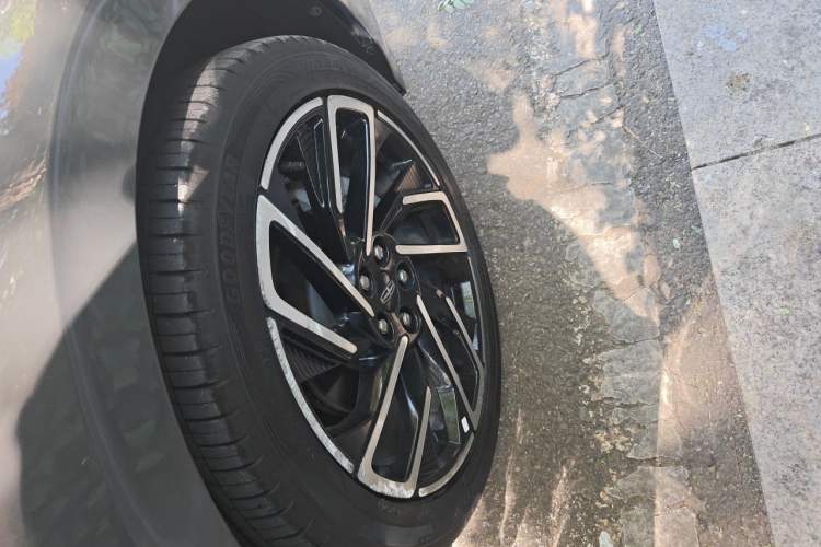 Used Lincoln Z 2022 iKoo Luxury Edition Right Front Wheel Hub