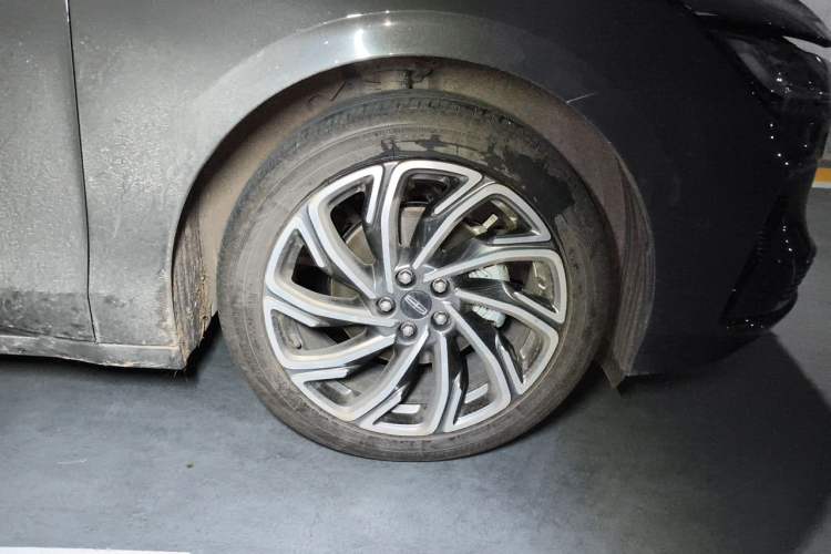 Used Lincoln Z 2022 iXiang Zunyi Edition Right Front Wheel Hub