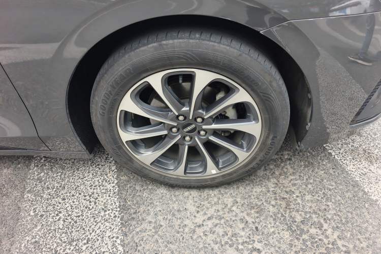 Used Lincoln Z 2022 iXiang Luxury Edition Right Front Wheel Hub