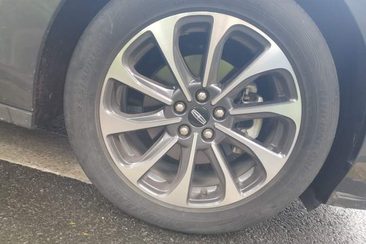 Used Lincoln Z 2022 iXiang Luxury Edition Right Front Wheel Hub