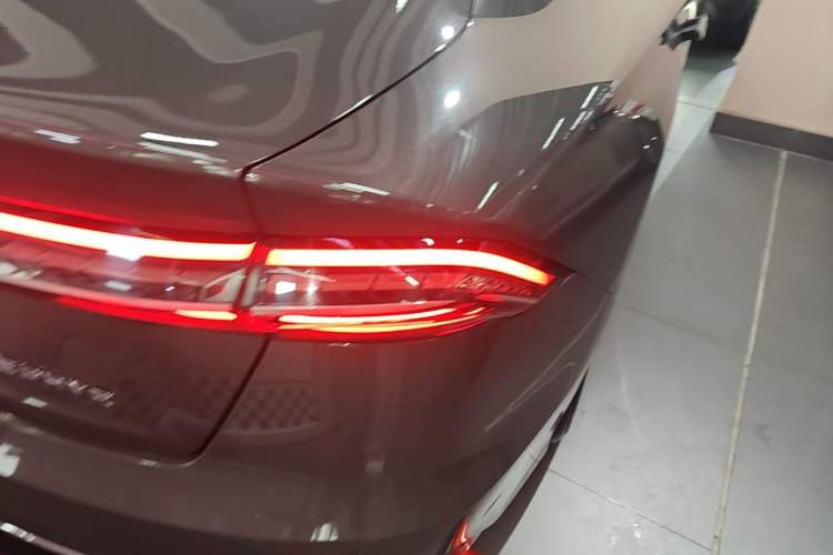 Used Lincoln Z 2022 iXiang Luxury Edition Right Rear Taillight