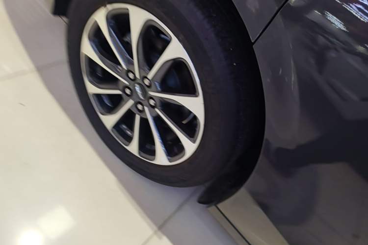 Used Lincoln Z 2022 iXiang Luxury Edition Right Rear Wheel Hub