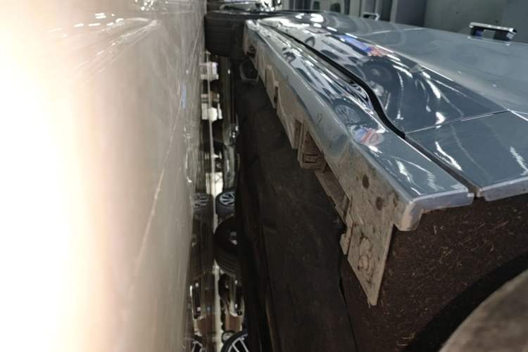 Used Lincoln Z 2022 iXiang Luxury Edition Right Side Sill