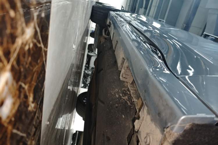 Used Lincoln Z 2022 iXiang Luxury Edition Right Side Sill