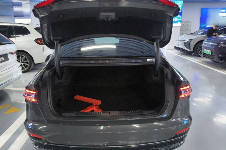 Used Lincoln Z 2022 iKoo Luxury Edition Trunk