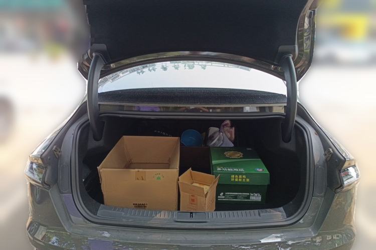 Used Lincoln Z 2022 iXiang Luxury Edition Trunk