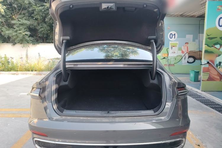Used Lincoln Z 2022 Facelift iEnjoy Deluxe Edition Trunk