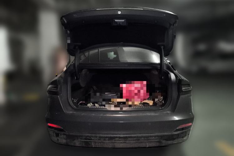 Used Lincoln Z 2022 iCool Luxury Edition Trunk