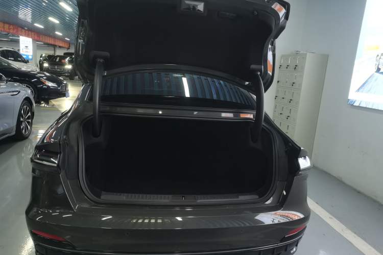 Used Lincoln Z 2022 iKoo Deluxe Edition Trunk