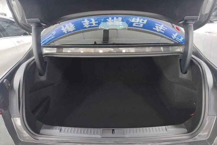 Used Lincoln Z 2022 Facelift iCool Luxury Edition Trunk