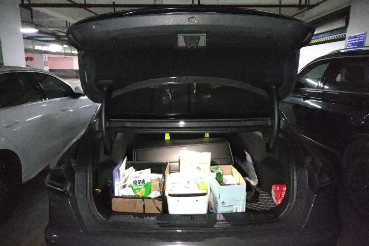 Used Lincoln Z 2022 iCool Luxury Edition Trunk