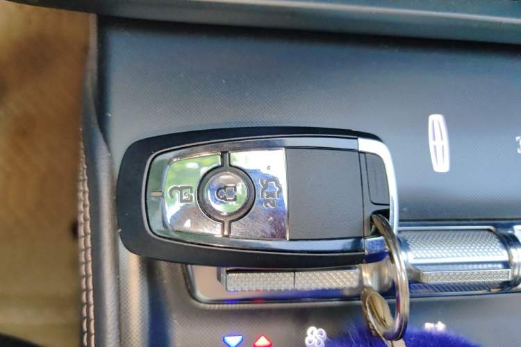 Used Lincoln Z 2022 iEnjoy Luxury Edition Vehicle Key