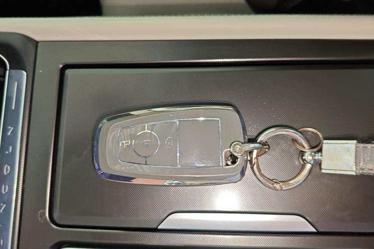 Used Lincoln Z 2022 iEnjoy Luxury Edition Vehicle Key