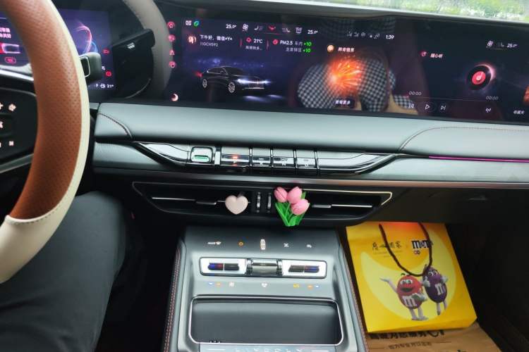 Used Lincoln Z 2022 iXiang Luxury Edition Audio And AC Panel