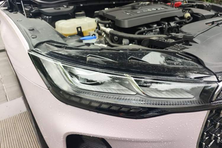 Used Lincoln Z 2022 iXiang Luxury Edition Right Front Headlight