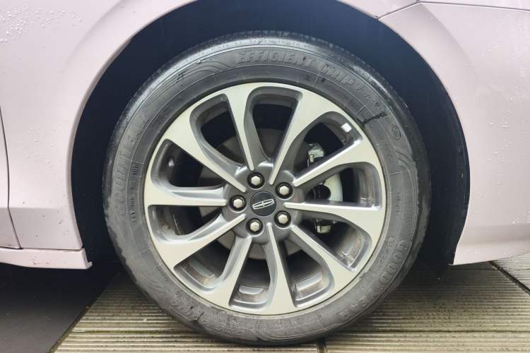 Used Lincoln Z 2022 iXiang Luxury Edition Right Front Wheel Hub