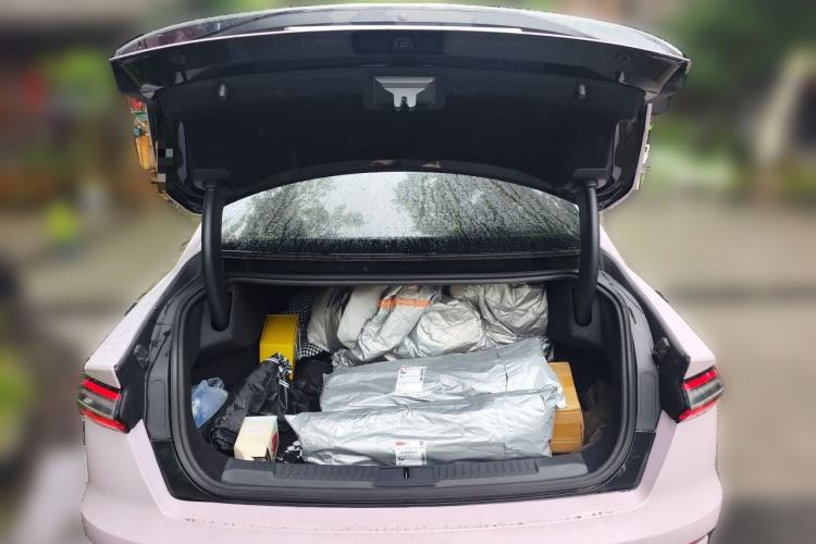 Used Lincoln Z 2022 iXiang Luxury Edition Trunk