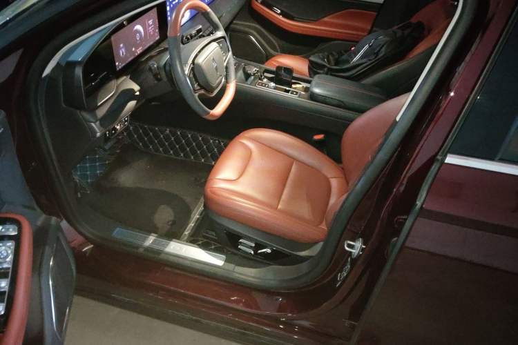 Used Lincoln Z 2022 iXiang Deluxe Edition Interior 3